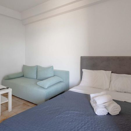 Elia Mini Suites 6 Лариса Екстериор снимка