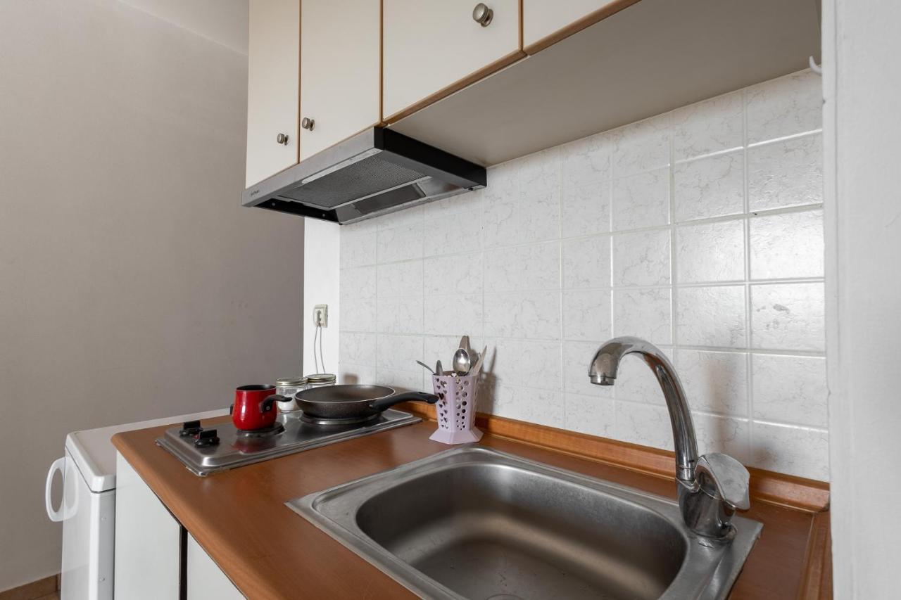 Elia Mini Suites 6 Лариса Екстериор снимка