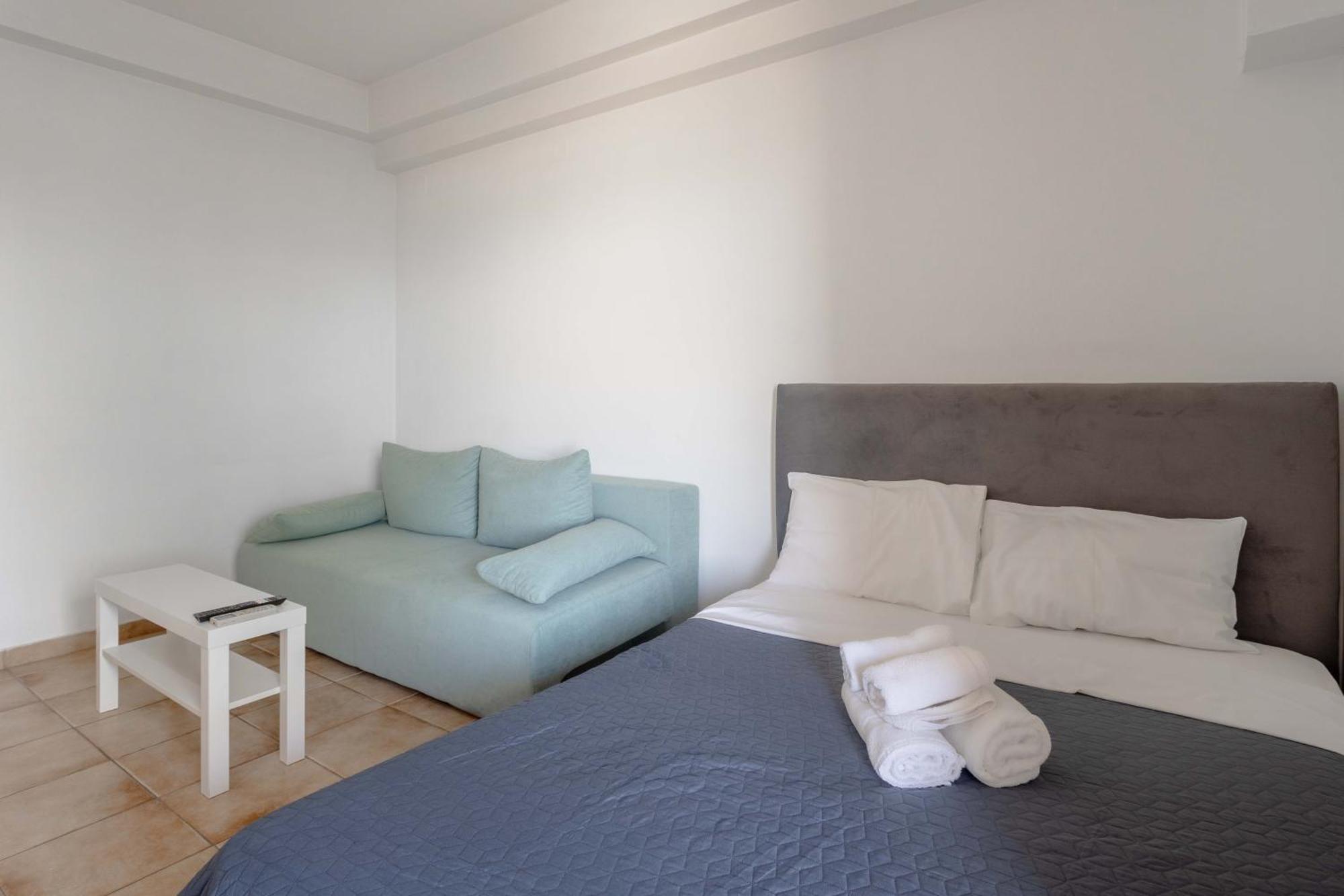 Elia Mini Suites 6 Лариса Екстериор снимка